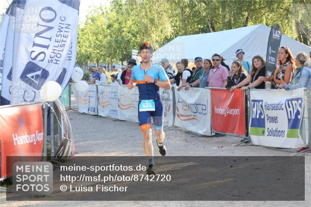 07.09.2025 - 19. Norderstedt Triathlon Luisa Fischer http://msf.ph/oto/8742720 07.09.2025 17:01:19 Ziel 425 meine-sportfotos.de