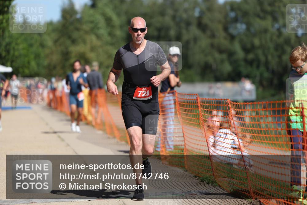 07.09.2025 - 19. Norderstedt Triathlon Michael Strokosch http://msf.ph/oto/8742746 07.09.2025 12:32:57 Laufen 245, 258, 728 meine-sportfotos.de