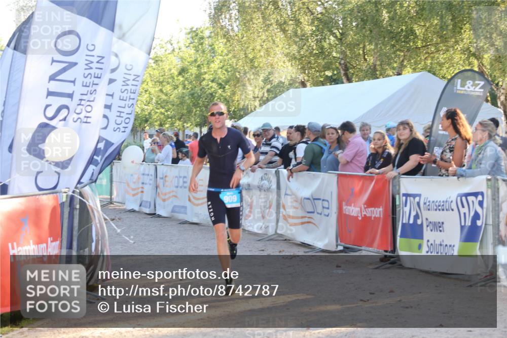 07.09.2025 - 19. Norderstedt Triathlon Luisa Fischer http://msf.ph/oto/8742787 07.09.2025 17:01:35 Ziel 909 meine-sportfotos.de