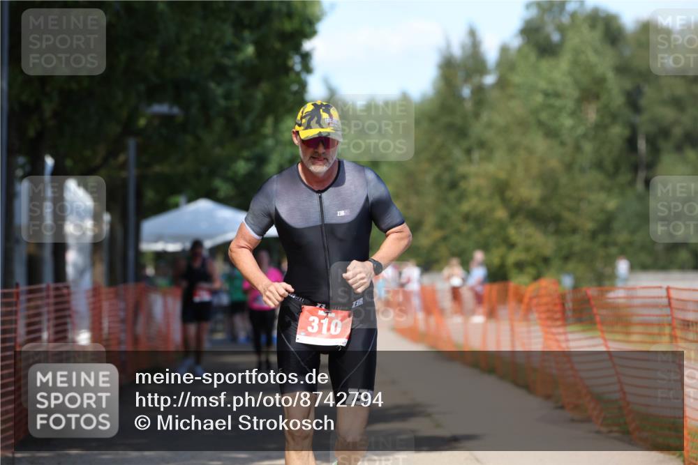 07.09.2025 - 19. Norderstedt Triathlon Michael Strokosch http://msf.ph/oto/8742794 07.09.2025 13:56:28 Laufen 310 meine-sportfotos.de