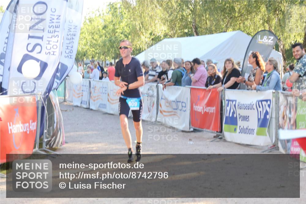 07.09.2025 - 19. Norderstedt Triathlon Luisa Fischer http://msf.ph/oto/8742796 07.09.2025 17:01:35 Ziel 909 meine-sportfotos.de