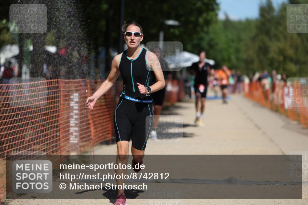 07.09.2025 - 19. Norderstedt Triathlon Michael Strokosch http://msf.ph/oto/8742812 07.09.2025 13:08:26 Laufen 282, 759, 1212 meine-sportfotos.de
