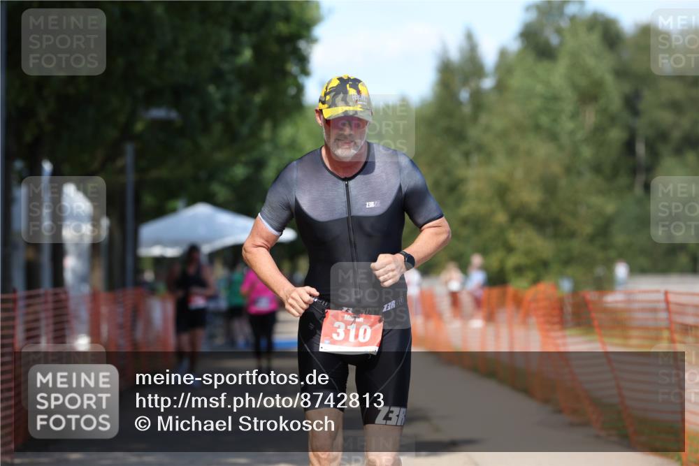 07.09.2025 - 19. Norderstedt Triathlon Michael Strokosch http://msf.ph/oto/8742813 07.09.2025 13:56:28 Laufen 310 meine-sportfotos.de
