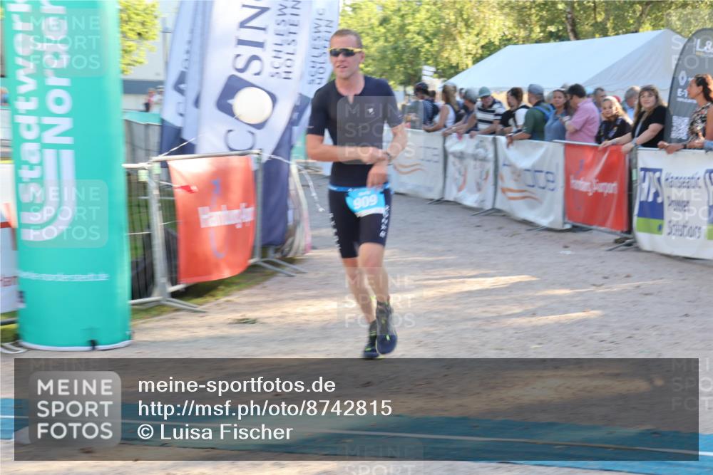 07.09.2025 - 19. Norderstedt Triathlon Luisa Fischer http://msf.ph/oto/8742815 07.09.2025 17:01:36 Ziel 909 meine-sportfotos.de
