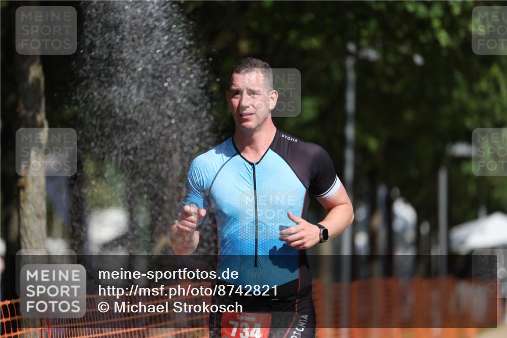 07.09.2025 - 19. Norderstedt Triathlon Michael Strokosch http://msf.ph/oto/8742821 07.09.2025 11:55:31 Laufen 228, 734, 1164, 1173 meine-sportfotos.de