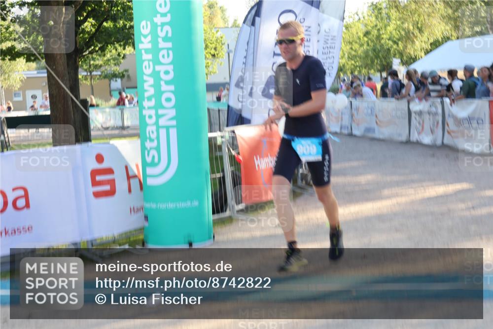 07.09.2025 - 19. Norderstedt Triathlon Luisa Fischer http://msf.ph/oto/8742822 07.09.2025 17:01:37 Ziel 909 meine-sportfotos.de