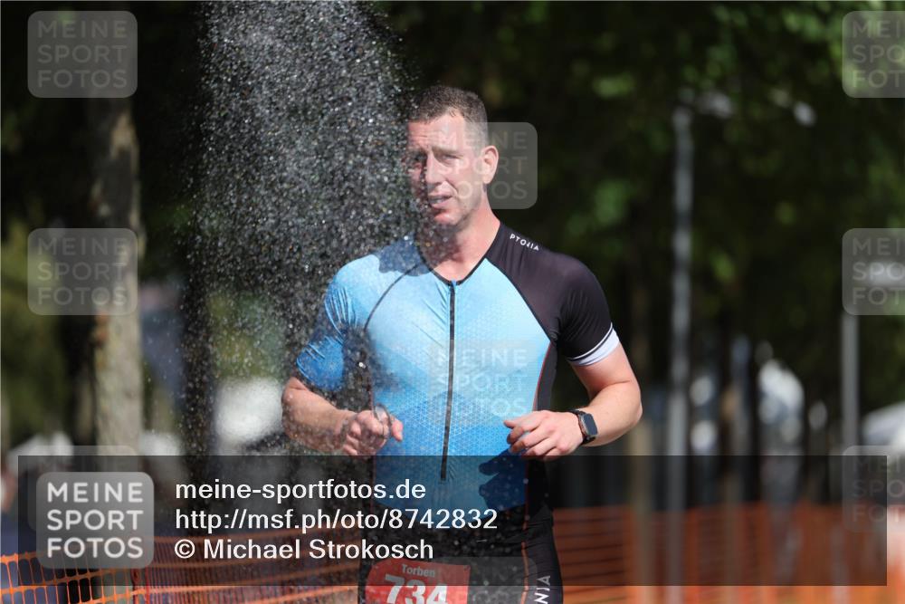 07.09.2025 - 19. Norderstedt Triathlon Michael Strokosch http://msf.ph/oto/8742832 07.09.2025 11:55:32 Laufen 734, 1164, 1173 meine-sportfotos.de