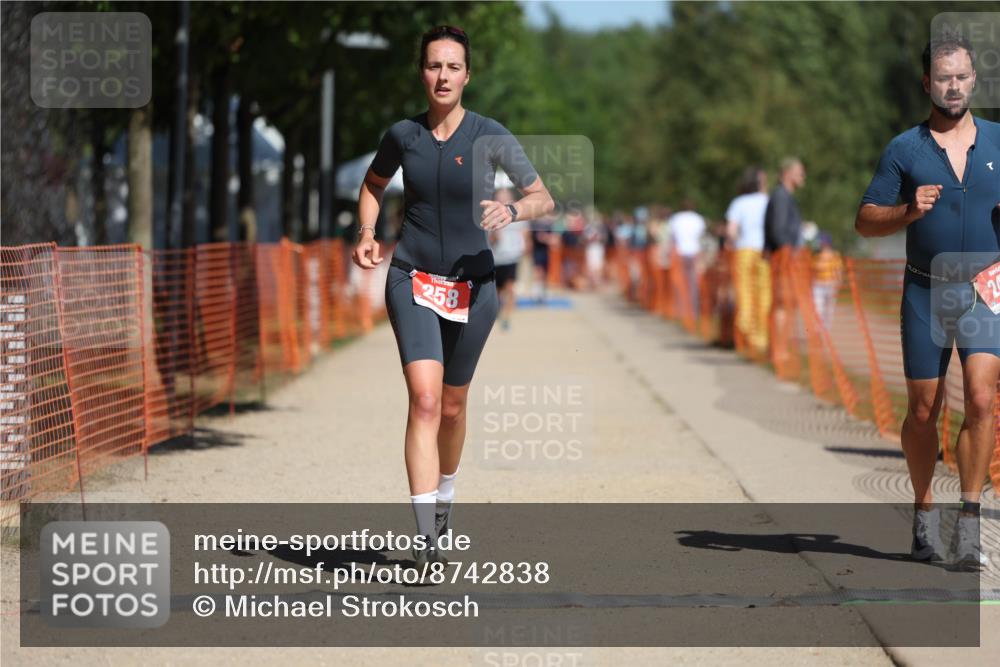 07.09.2025 - 19. Norderstedt Triathlon Michael Strokosch http://msf.ph/oto/8742838 07.09.2025 12:33:02 Laufen 245, 258, 728 meine-sportfotos.de