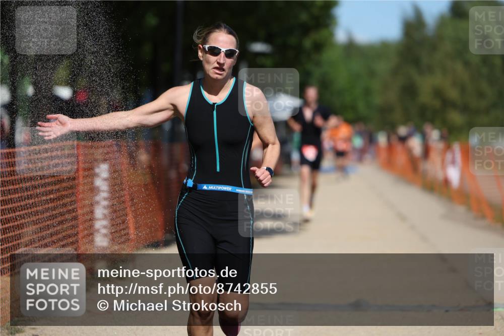 07.09.2025 - 19. Norderstedt Triathlon Michael Strokosch http://msf.ph/oto/8742855 07.09.2025 13:08:27 Laufen 282, 759, 1212 meine-sportfotos.de
