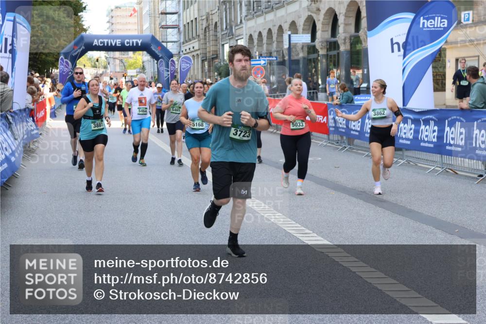 07.09.2025 - BARMER Alsterlauf Strokosch-Dieckow http://msf.ph/oto/8742856 07.09.2025 10:18:07 Ziel 2488, 2571, 2715, 3138, 3139, 3478, 4023, 4343, 4661, 4724, 5403, 5405, 8021, 8186 meine-sportfotos.de