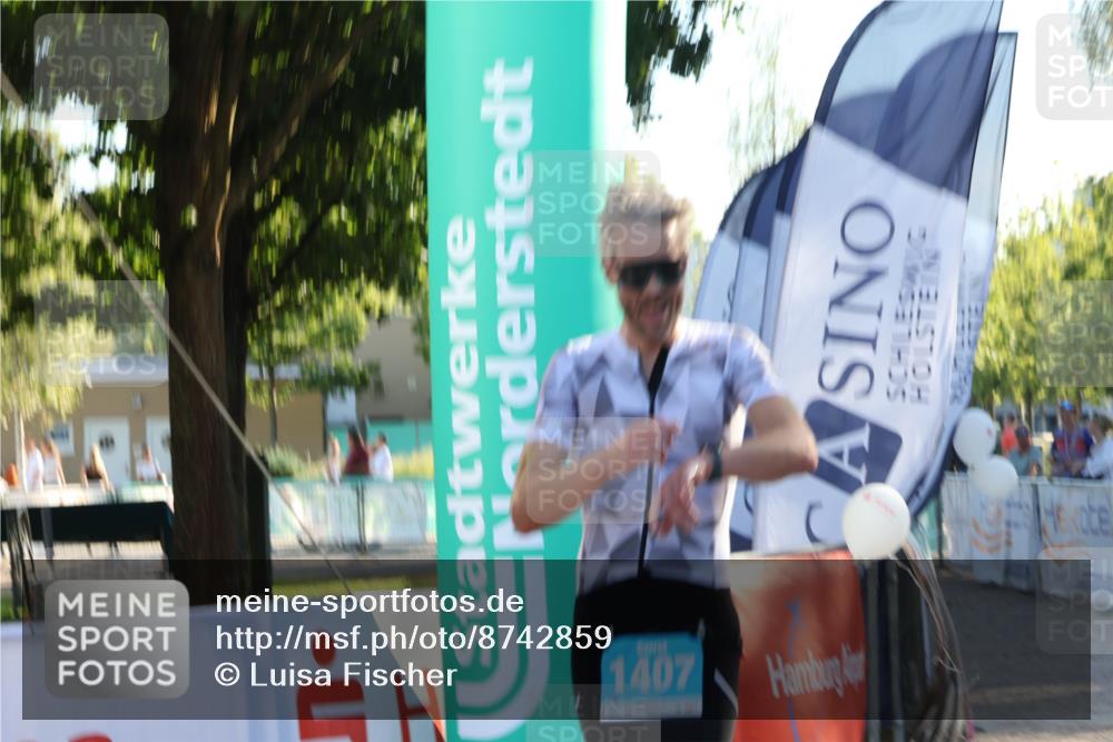 07.09.2025 - 19. Norderstedt Triathlon Luisa Fischer http://msf.ph/oto/8742859 07.09.2025 17:01:49 Ziel 1407 meine-sportfotos.de