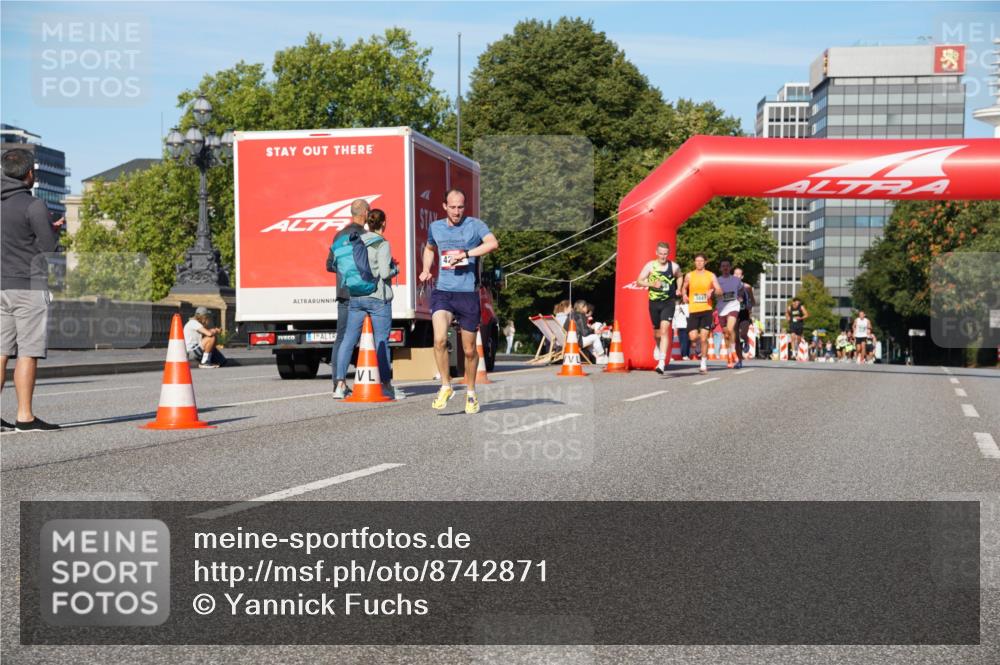 07.09.2025 - BARMER Alsterlauf Yannick Fuchs http://msf.ph/oto/8742871 07.09.2025 09:28:52 Laufen 42 meine-sportfotos.de