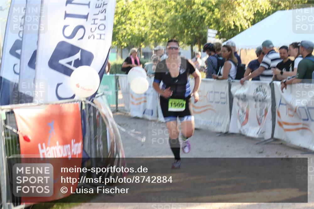 07.09.2025 - 19. Norderstedt Triathlon Luisa Fischer http://msf.ph/oto/8742884 07.09.2025 17:02:34 Ziel 1509 meine-sportfotos.de