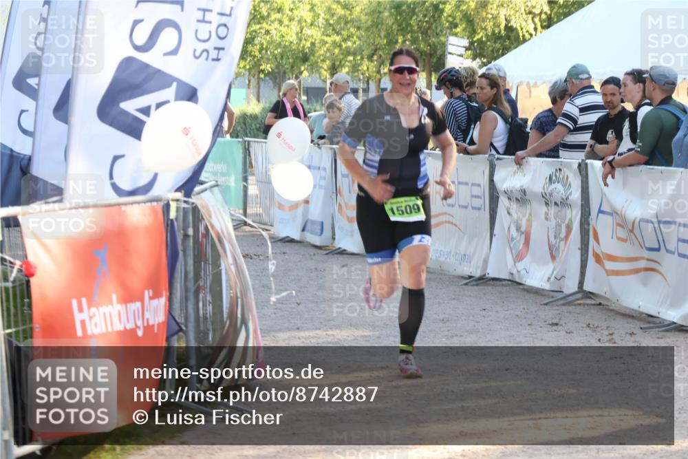 07.09.2025 - 19. Norderstedt Triathlon Luisa Fischer http://msf.ph/oto/8742887 07.09.2025 17:02:34 Ziel 1509 meine-sportfotos.de