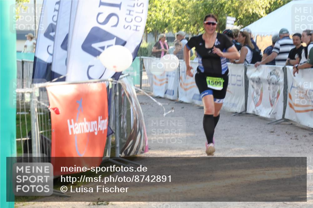 07.09.2025 - 19. Norderstedt Triathlon Luisa Fischer http://msf.ph/oto/8742891 07.09.2025 17:02:35 Ziel 1509 meine-sportfotos.de