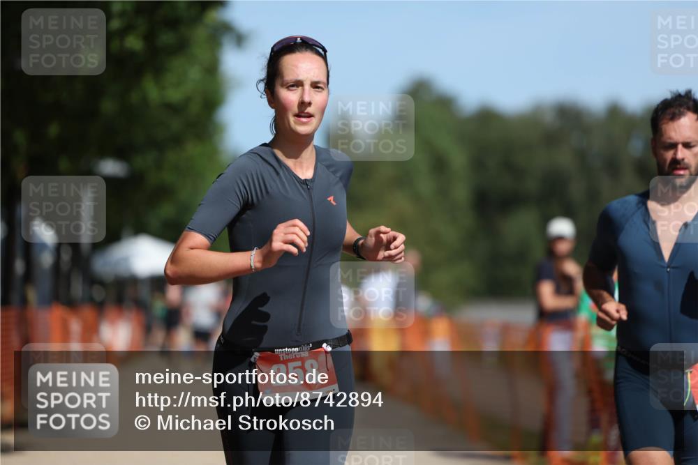07.09.2025 - 19. Norderstedt Triathlon Michael Strokosch http://msf.ph/oto/8742894 07.09.2025 12:33:04 Laufen 245, 258 meine-sportfotos.de