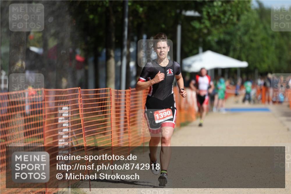 07.09.2025 - 19. Norderstedt Triathlon Michael Strokosch http://msf.ph/oto/8742918 07.09.2025 11:55:46 Laufen 1390 meine-sportfotos.de