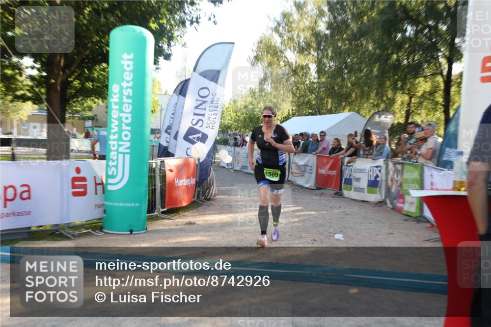 07.09.2025 - 19. Norderstedt Triathlon Luisa Fischer http://msf.ph/oto/8742926 07.09.2025 17:02:37 Ziel 1509 meine-sportfotos.de