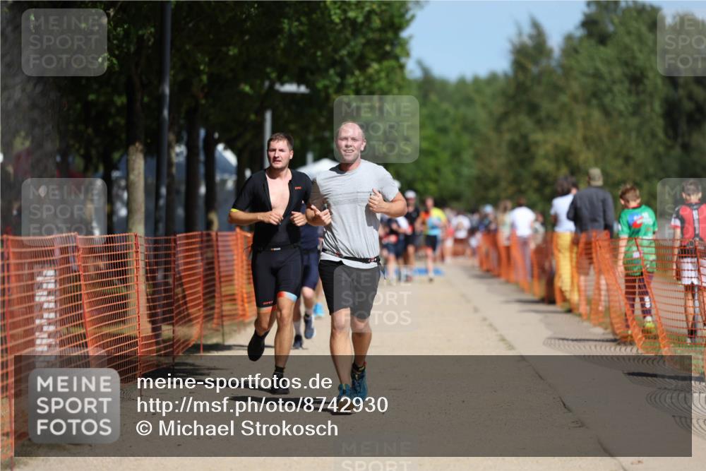 07.09.2025 - 19. Norderstedt Triathlon Michael Strokosch http://msf.ph/oto/8742930 07.09.2025 12:33:14 Laufen 801, 1223, 1241 meine-sportfotos.de
