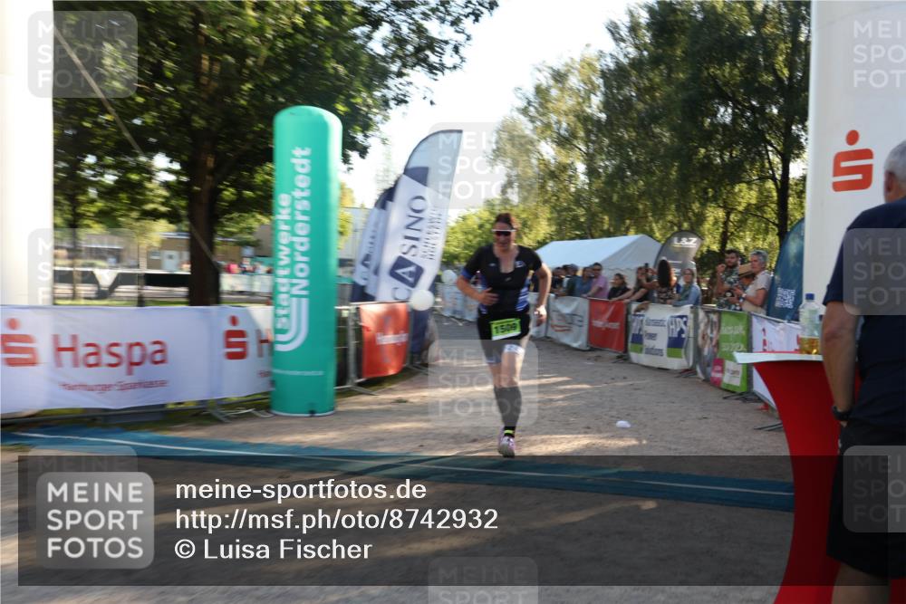 07.09.2025 - 19. Norderstedt Triathlon Luisa Fischer http://msf.ph/oto/8742932 07.09.2025 17:02:37 Ziel 1509 meine-sportfotos.de