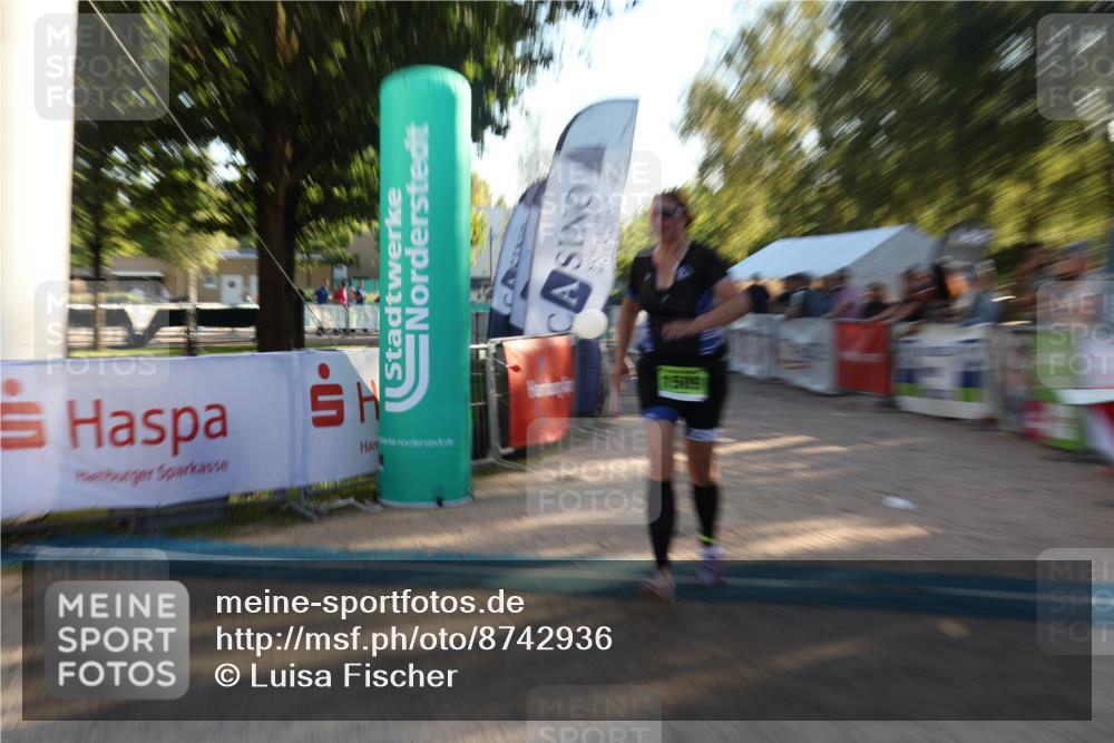07.09.2025 - 19. Norderstedt Triathlon Luisa Fischer http://msf.ph/oto/8742936 07.09.2025 17:02:38 Ziel 1509 meine-sportfotos.de