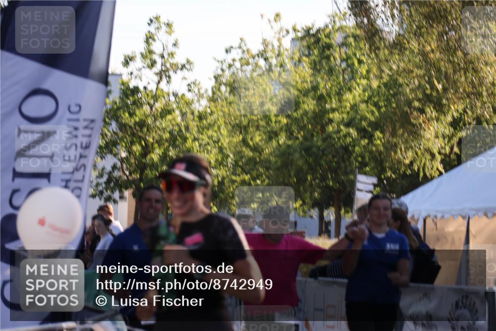 07.09.2025 - 19. Norderstedt Triathlon Luisa Fischer http://msf.ph/oto/8742949 07.09.2025 17:02:47 Ziel 950, 1613 meine-sportfotos.de
