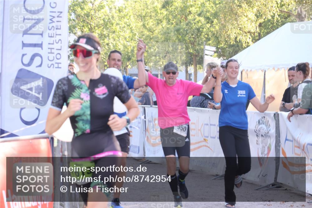 07.09.2025 - 19. Norderstedt Triathlon Luisa Fischer http://msf.ph/oto/8742954 07.09.2025 17:02:47 Ziel 950, 1613 meine-sportfotos.de