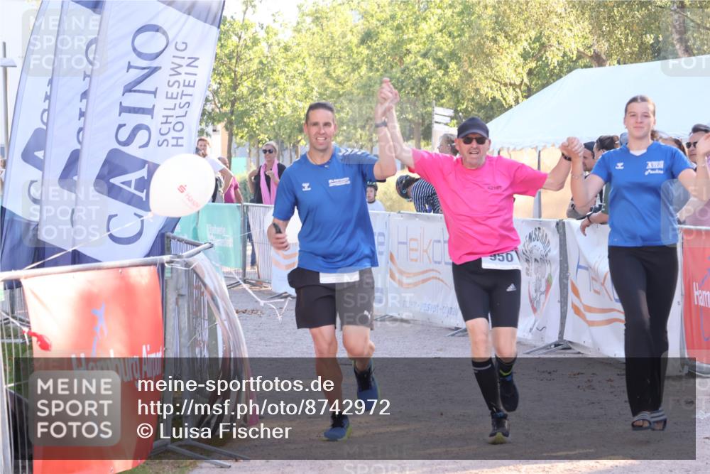 07.09.2025 - 19. Norderstedt Triathlon Luisa Fischer http://msf.ph/oto/8742972 07.09.2025 17:02:49 Ziel 950, 1613 meine-sportfotos.de