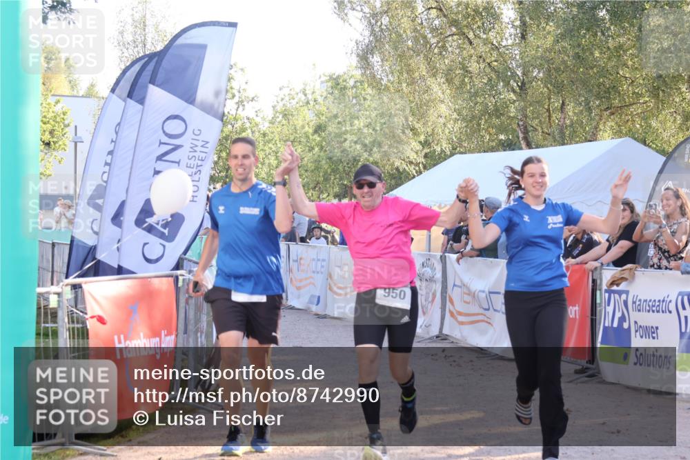 07.09.2025 - 19. Norderstedt Triathlon Luisa Fischer http://msf.ph/oto/8742990 07.09.2025 17:02:50 Ziel 950, 1613 meine-sportfotos.de