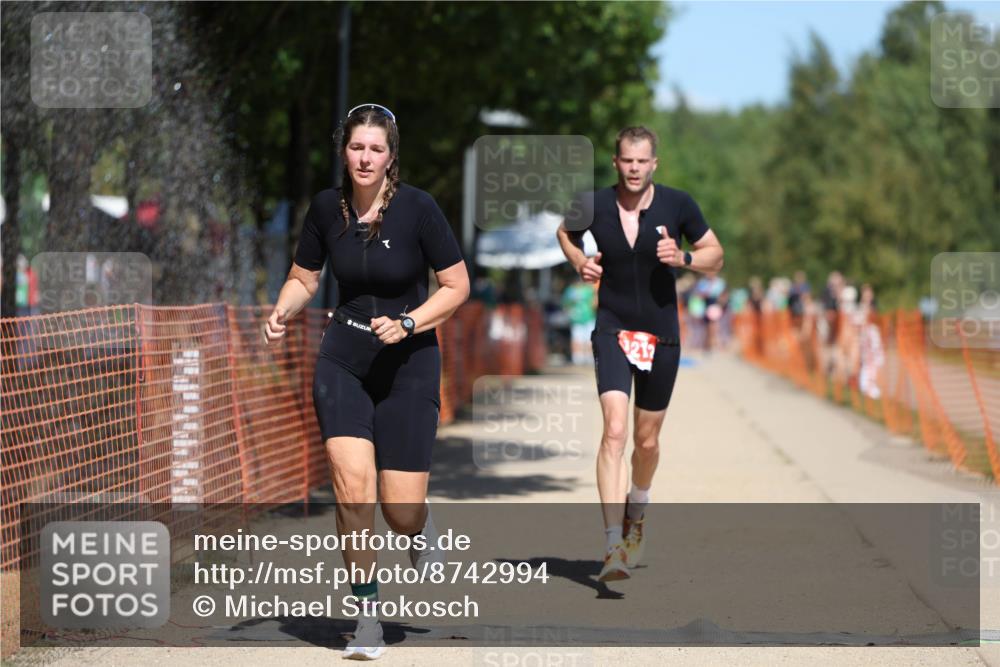 07.09.2025 - 19. Norderstedt Triathlon Michael Strokosch http://msf.ph/oto/8742994 07.09.2025 13:08:30 Laufen 282, 759, 1212 meine-sportfotos.de