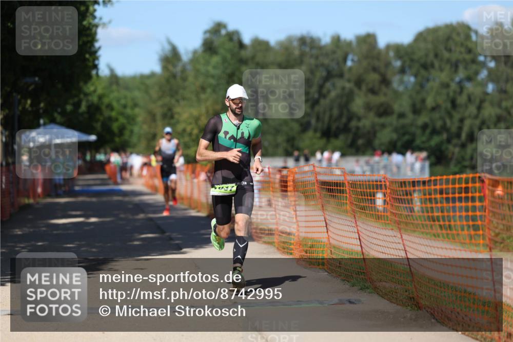 07.09.2025 - 19. Norderstedt Triathlon Michael Strokosch http://msf.ph/oto/8742995 07.09.2025 14:40:50 Laufen 988, 1037 meine-sportfotos.de