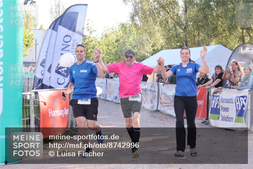 07.09.2025 - 19. Norderstedt Triathlon Luisa Fischer http://msf.ph/oto/8742996 07.09.2025 17:02:50 Ziel 950, 1613 meine-sportfotos.de