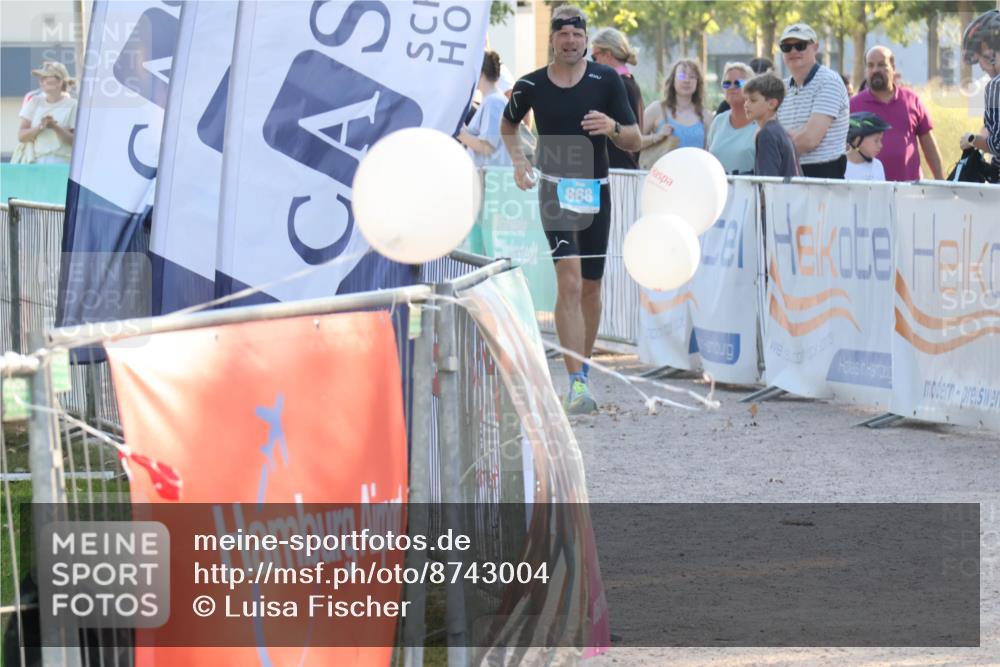 07.09.2025 - 19. Norderstedt Triathlon Luisa Fischer http://msf.ph/oto/8743004 07.09.2025 17:02:58 Ziel 950 meine-sportfotos.de