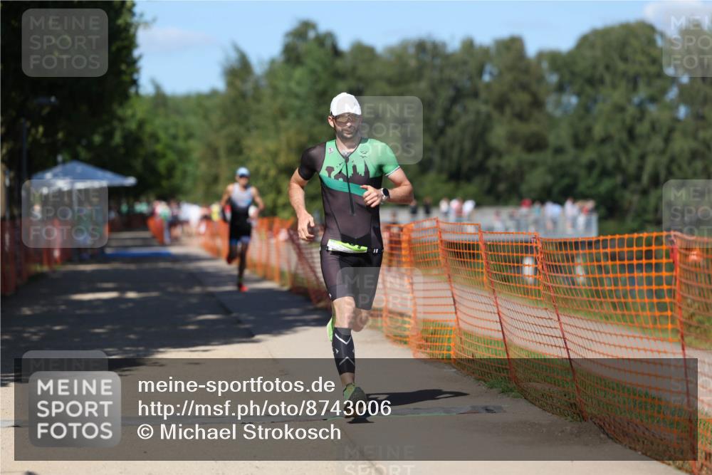 07.09.2025 - 19. Norderstedt Triathlon Michael Strokosch http://msf.ph/oto/8743006 07.09.2025 14:40:51 Laufen 988, 1037 meine-sportfotos.de