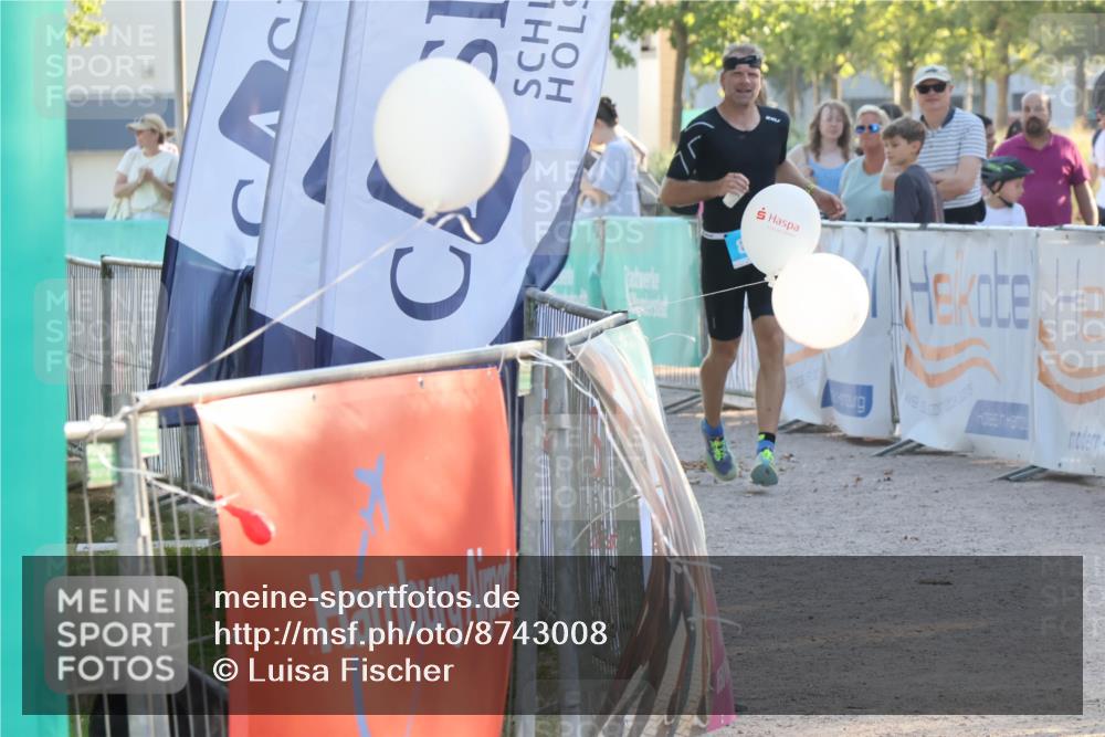 07.09.2025 - 19. Norderstedt Triathlon Luisa Fischer http://msf.ph/oto/8743008 07.09.2025 17:02:59 Ziel  meine-sportfotos.de