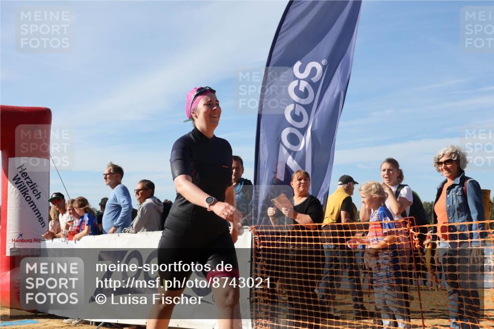07.09.2025 - 19. Norderstedt Triathlon Luisa Fischer http://msf.ph/oto/8743021 07.09.2025 10:06:55 Schwimmen 1123 meine-sportfotos.de