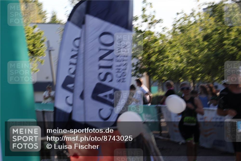 07.09.2025 - 19. Norderstedt Triathlon Luisa Fischer http://msf.ph/oto/8743025 07.09.2025 17:03:02 Ziel 868 meine-sportfotos.de