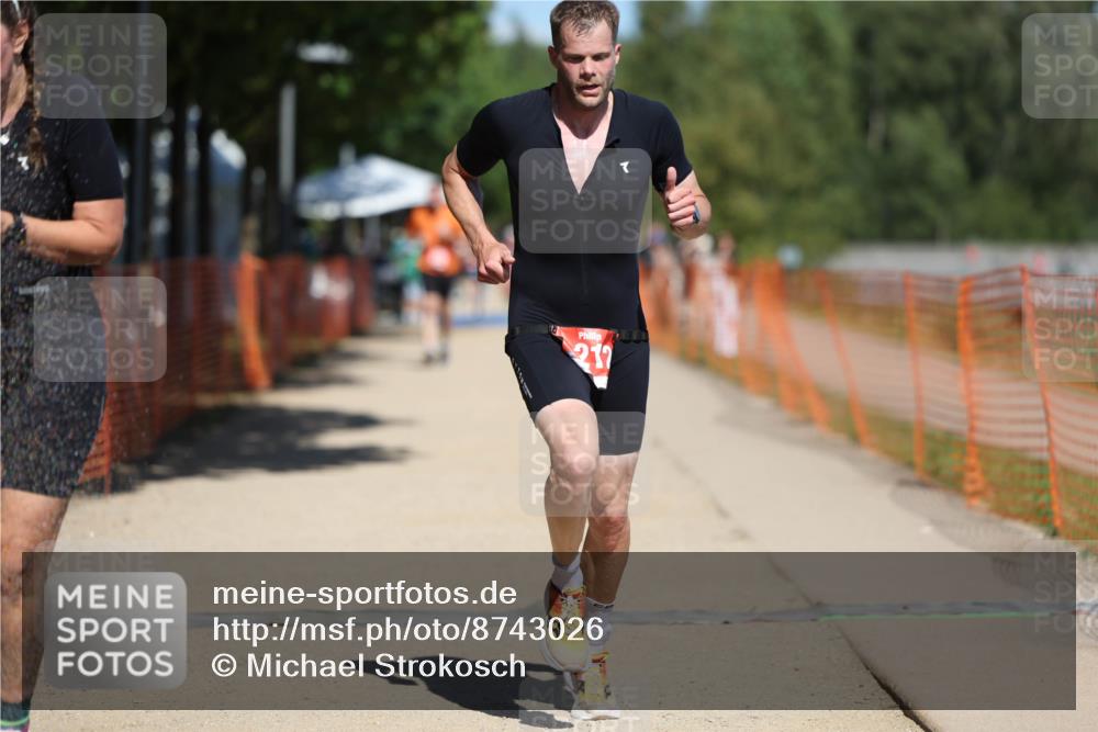 07.09.2025 - 19. Norderstedt Triathlon Michael Strokosch http://msf.ph/oto/8743026 07.09.2025 13:08:31 Laufen 282, 759, 1212 meine-sportfotos.de