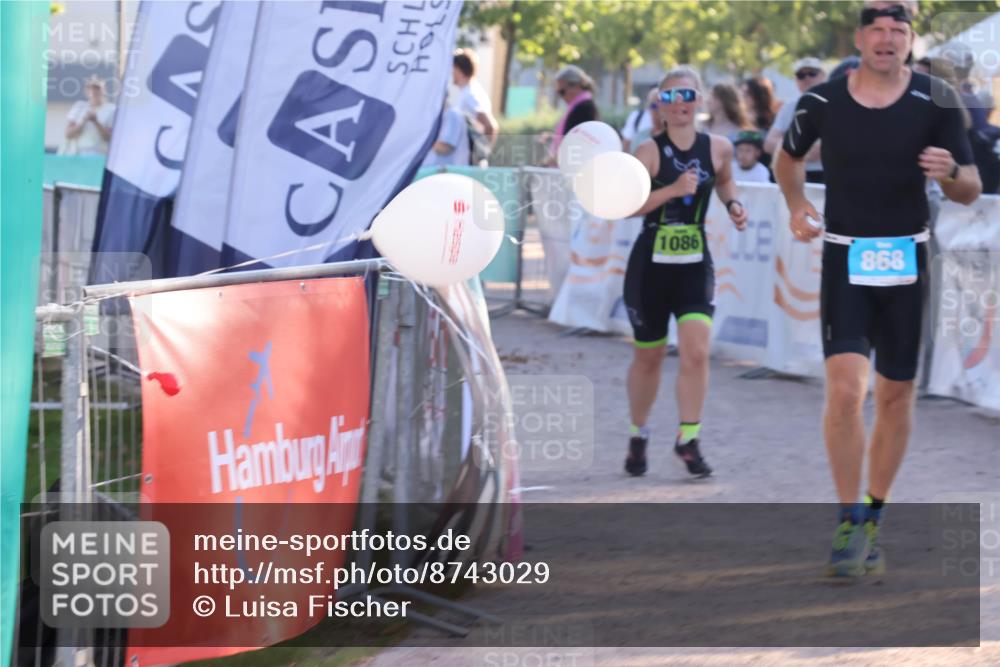 07.09.2025 - 19. Norderstedt Triathlon Luisa Fischer http://msf.ph/oto/8743029 07.09.2025 17:03:02 Ziel 868 meine-sportfotos.de