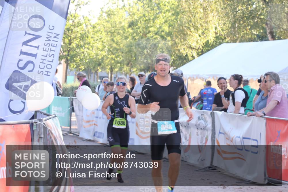 07.09.2025 - 19. Norderstedt Triathlon Luisa Fischer http://msf.ph/oto/8743039 07.09.2025 17:03:03 Ziel 868, 1086 meine-sportfotos.de