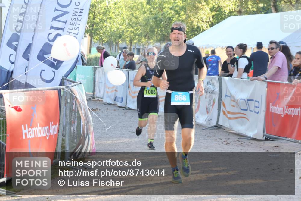 07.09.2025 - 19. Norderstedt Triathlon Luisa Fischer http://msf.ph/oto/8743044 07.09.2025 17:03:03 Ziel 868, 1086 meine-sportfotos.de