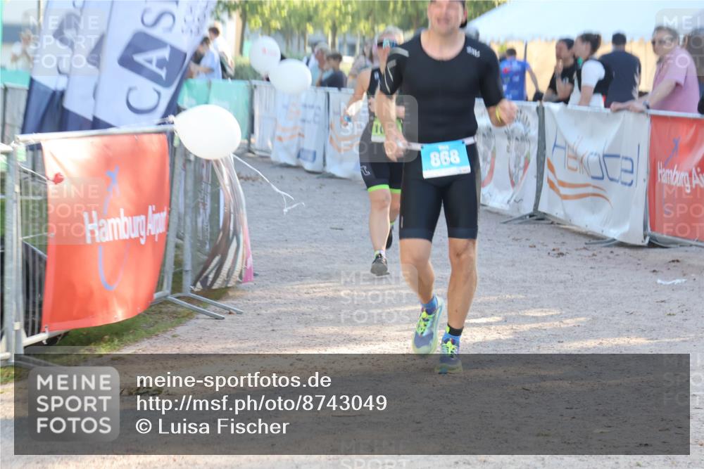07.09.2025 - 19. Norderstedt Triathlon Luisa Fischer http://msf.ph/oto/8743049 07.09.2025 17:03:04 Ziel 868, 1086 meine-sportfotos.de