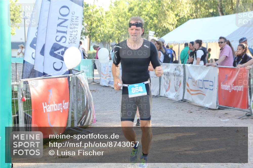 07.09.2025 - 19. Norderstedt Triathlon Luisa Fischer http://msf.ph/oto/8743057 07.09.2025 17:03:04 Ziel 868, 1086 meine-sportfotos.de