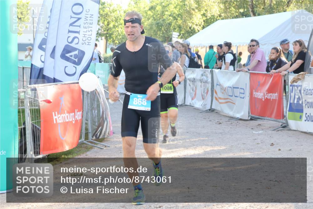 07.09.2025 - 19. Norderstedt Triathlon Luisa Fischer http://msf.ph/oto/8743061 07.09.2025 17:03:05 Ziel 868, 1086 meine-sportfotos.de