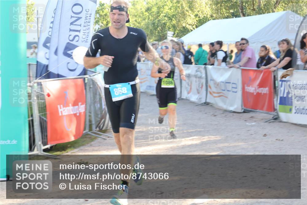 07.09.2025 - 19. Norderstedt Triathlon Luisa Fischer http://msf.ph/oto/8743066 07.09.2025 17:03:05 Ziel 868, 1086 meine-sportfotos.de