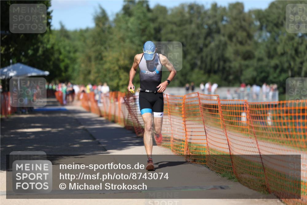 07.09.2025 - 19. Norderstedt Triathlon Michael Strokosch http://msf.ph/oto/8743074 07.09.2025 14:40:55 Laufen 988, 1037 meine-sportfotos.de