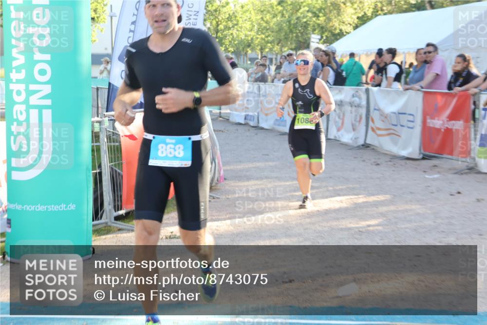 07.09.2025 - 19. Norderstedt Triathlon Luisa Fischer http://msf.ph/oto/8743075 07.09.2025 17:03:05 Ziel 868, 1086 meine-sportfotos.de