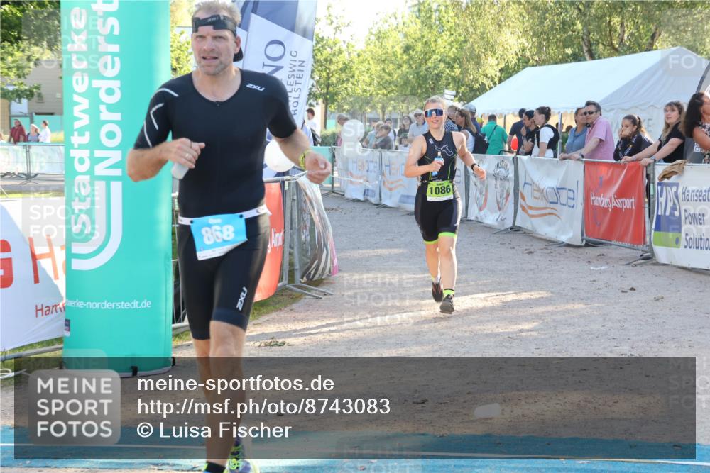 07.09.2025 - 19. Norderstedt Triathlon Luisa Fischer http://msf.ph/oto/8743083 07.09.2025 17:03:06 Ziel 868, 1086 meine-sportfotos.de