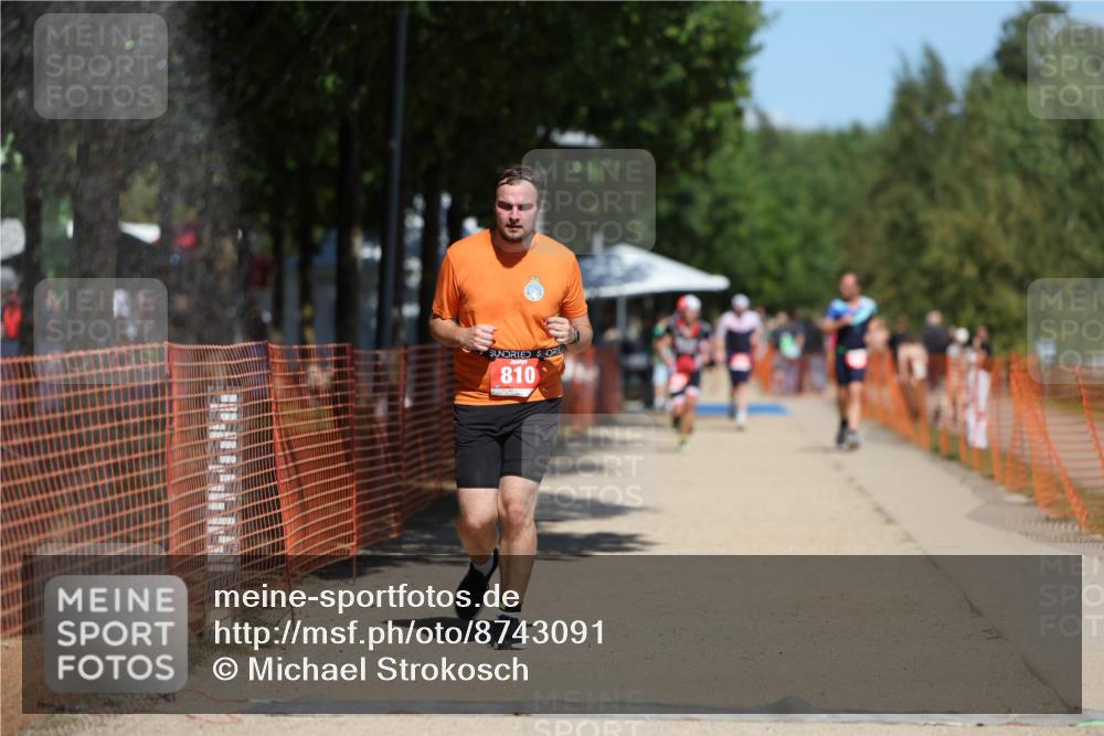 07.09.2025 - 19. Norderstedt Triathlon Michael Strokosch http://msf.ph/oto/8743091 07.09.2025 13:08:41 Laufen 810 meine-sportfotos.de