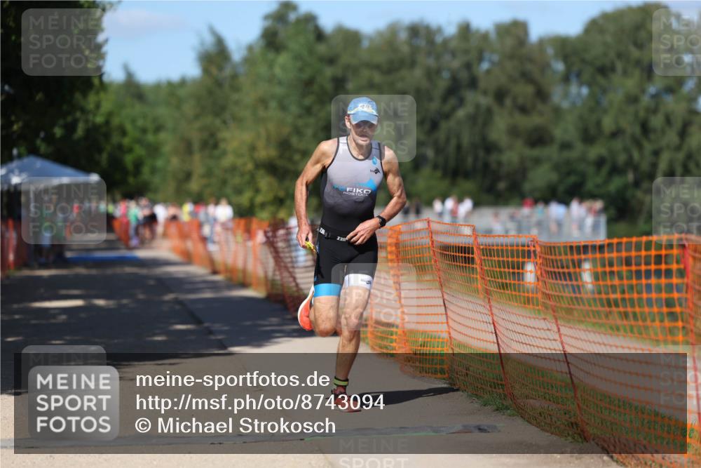 07.09.2025 - 19. Norderstedt Triathlon Michael Strokosch http://msf.ph/oto/8743094 07.09.2025 14:40:56 Laufen 988 meine-sportfotos.de